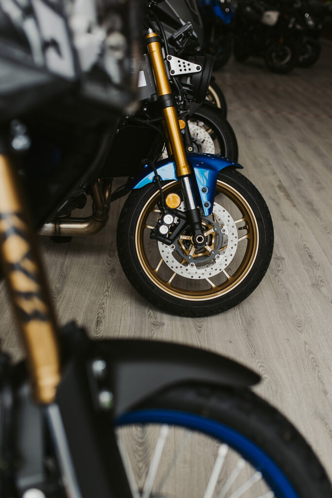 Detalle rueda Moto Suzuki